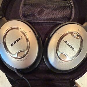 BOSE Quiet Comfort 15 Noise Cancelling Headphones